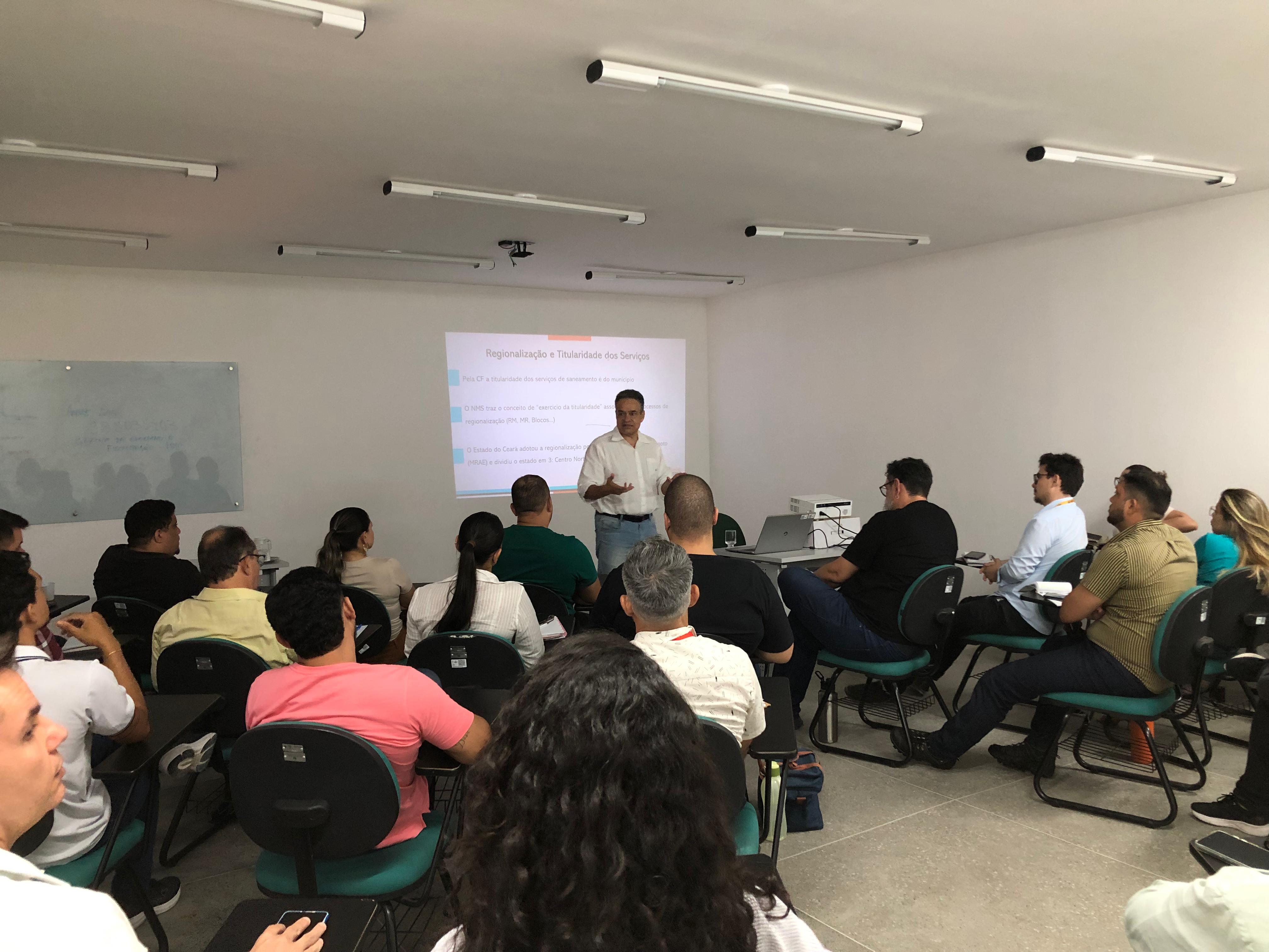 Conselheiros da ACFor ministram aulas de saneamento básico no Capacita Regionais