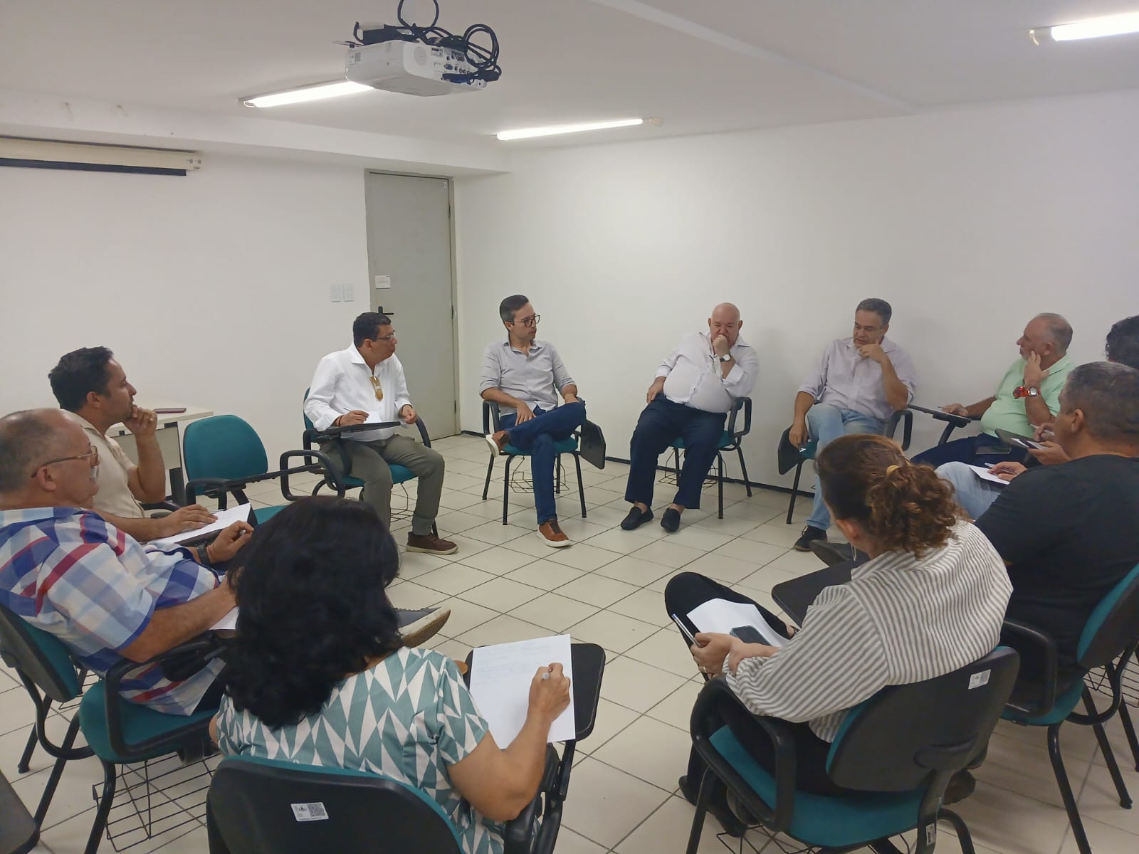 ACFor recebe Câmara de Economia Circular do Ceará para discutir lei estadual n° 19.268-25